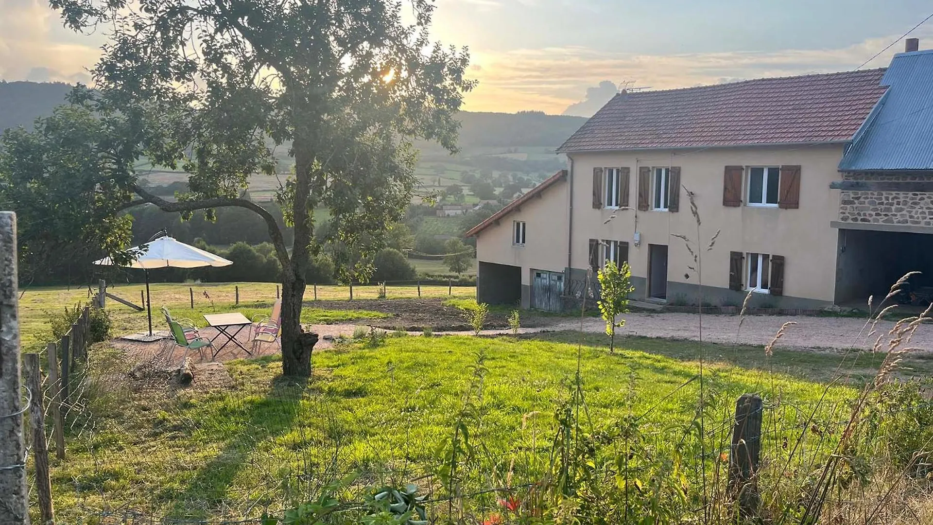 Maison Vue Superbe, 1-6 Pers, Teilhet, Auvergne location
